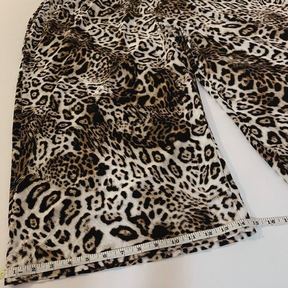 Women's Animal Printed Wide- Leg Pants Side Pockets - Plus Size - Picture 6 of 15